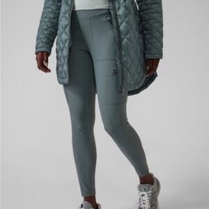 Athleta Headlands Hybrid High Rise Cargo Leggings size 6
